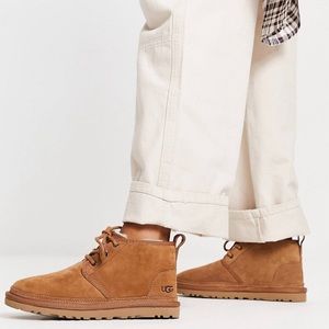 UGG Neumel Chukka Boot size 6